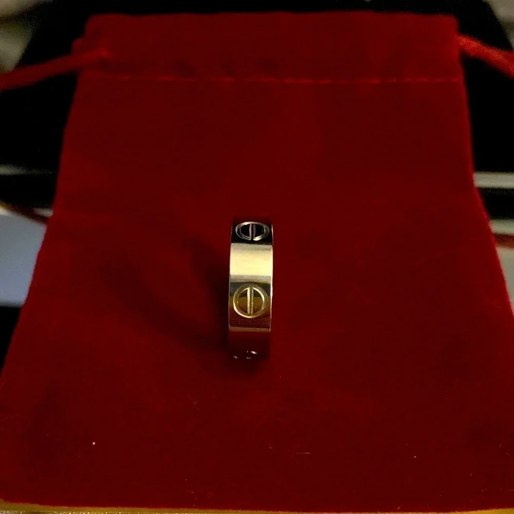 Love Ring Unisex Silver Titanium Alloy Fashion Luxe Jewelry Various Sizes - Picture 3 of 6